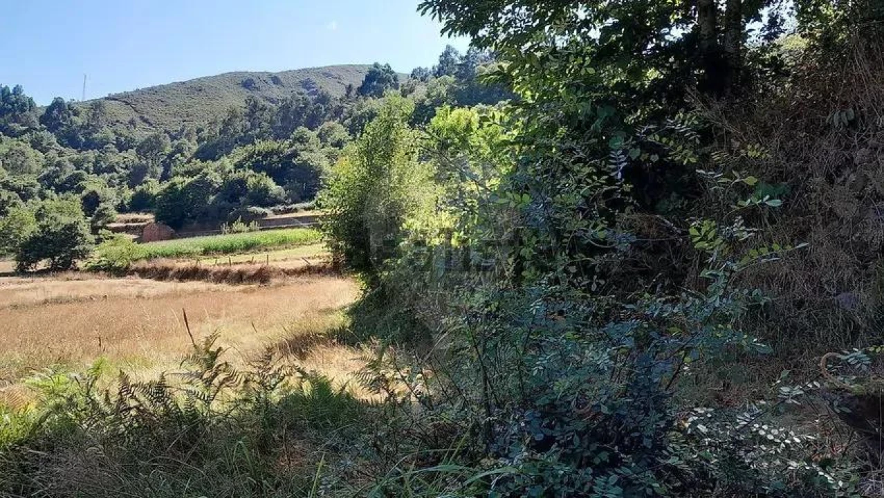 Moradia T1 para Venda em Vila e Roussas Foto 17