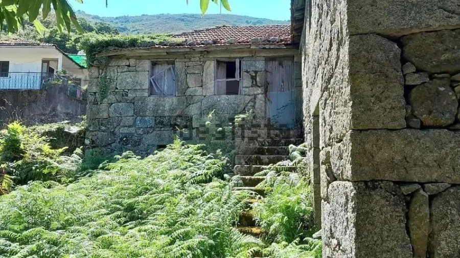 Moradia T1 para Venda em Vila e Roussas Foto 11