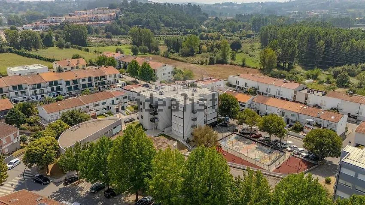 Apartamento T3 para Venda em Braga (Maximinos, Sé e Cividade) Foto 3