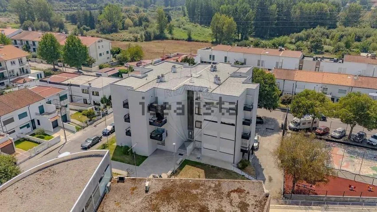 Apartamento T3 para Venda em Braga (Maximinos, Sé e Cividade) Foto 50