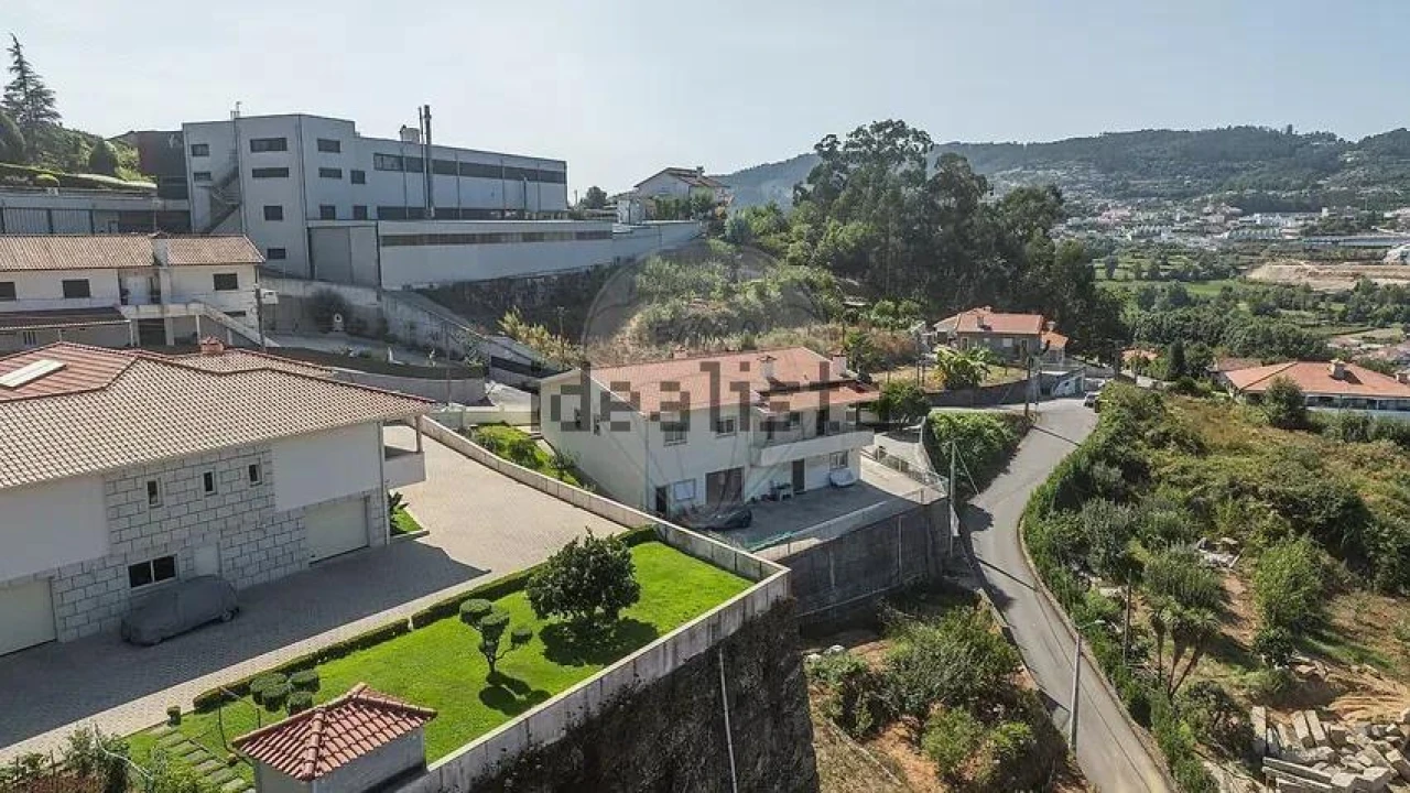 Moradia T4 para Venda em Vila Fria e Vizela (São Jorge) Foto 9