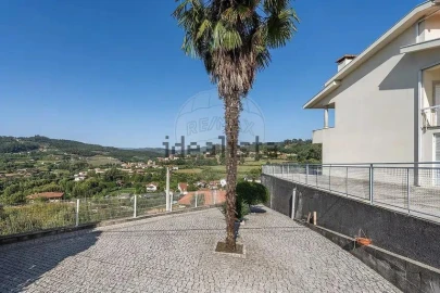 Moradia T4 para Venda em Vila Fria e Vizela (São Jorge)