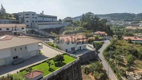Moradia T4 para Venda em Vila Fria e Vizela (São Jorge)