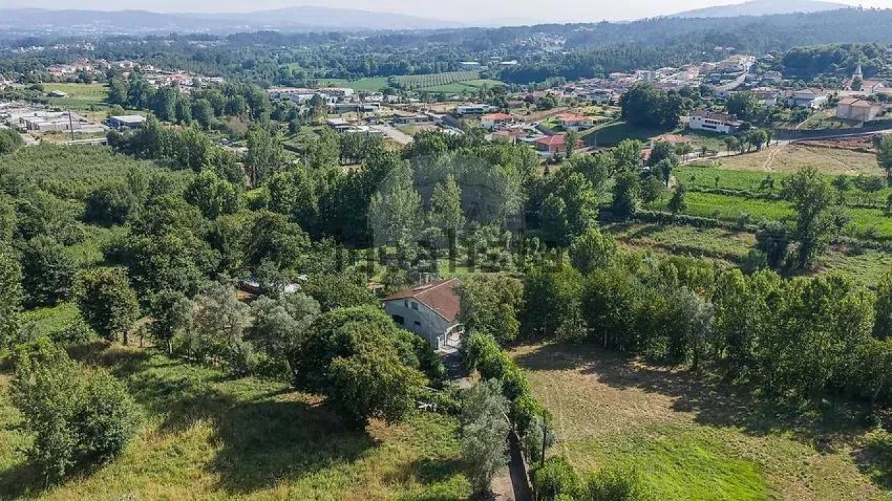 Moradia T4 para Venda em Moure Foto 12