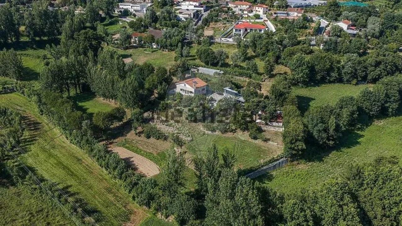Moradia T4 para Venda em Moure Foto 4