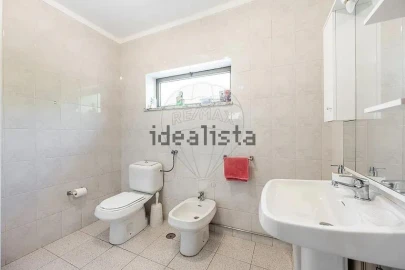 Moradia T4 para Venda em Moure
