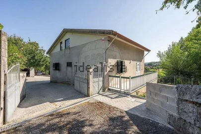 Moradia T4 para Venda em Moure