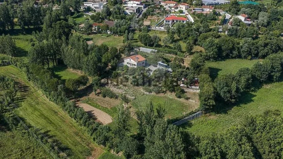 Moradia T4 para Venda em Moure Foto 4