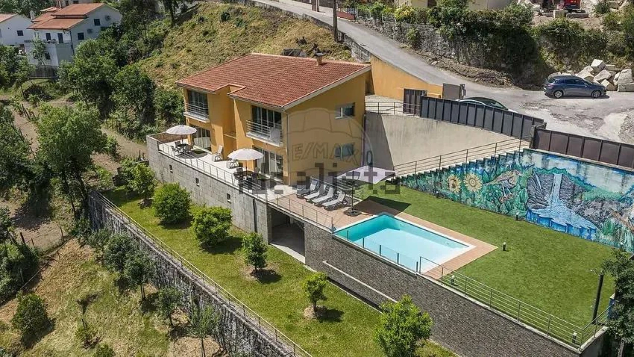 Moradia T3 para Venda em Rio Caldo Foto 1