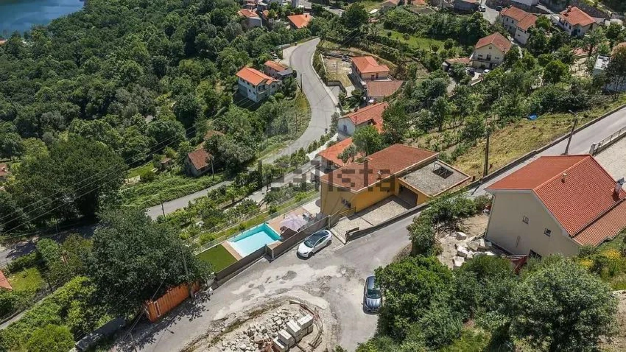 Moradia T3 para Venda em Rio Caldo Foto 18