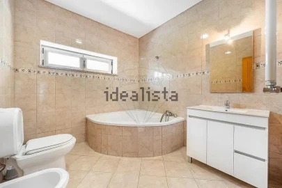 Moradia T3 para Venda em Rio Caldo