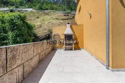 Moradia T3 para Venda em Rio Caldo