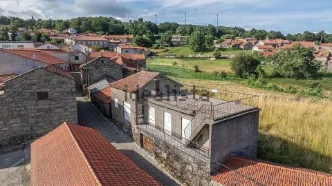 Moradia T3 para Venda em Viade de Baixo e Fervidelas