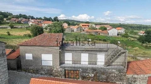 Moradia T3 para Venda em Viade de Baixo e Fervidelas
