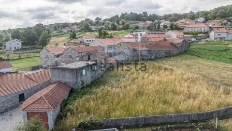 Moradia T3 para Venda em Viade de Baixo e Fervidelas