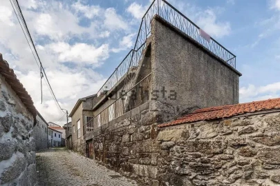 Moradia T3 para Venda em Viade de Baixo e Fervidelas