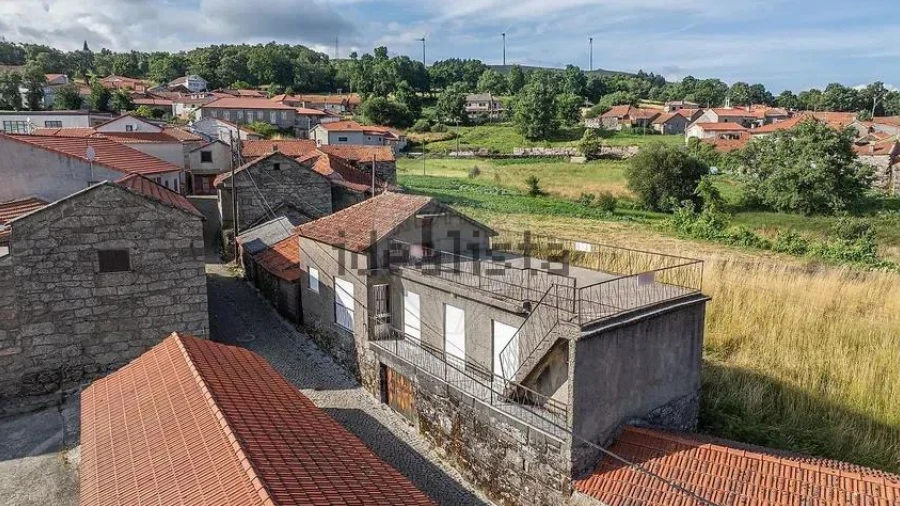 Moradia T3 para Venda em Viade de Baixo e Fervidelas
