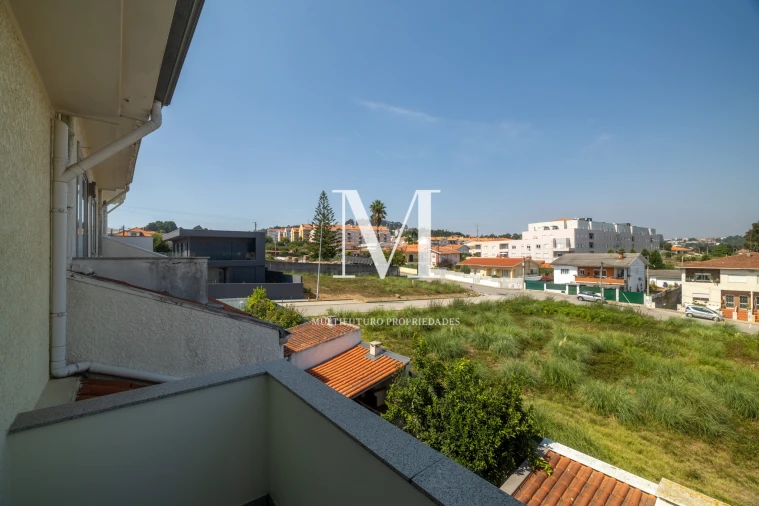 Moradia T3 para Venda em Mozelos Foto 43
