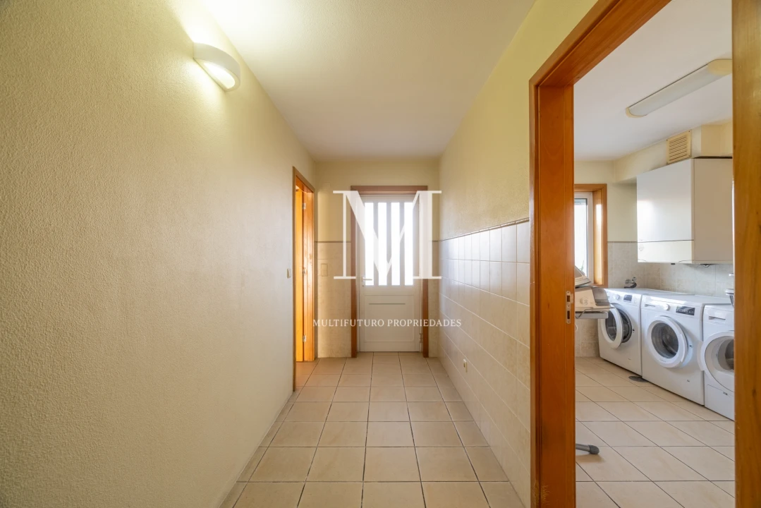 Moradia T3 para Venda em Mozelos Foto 36