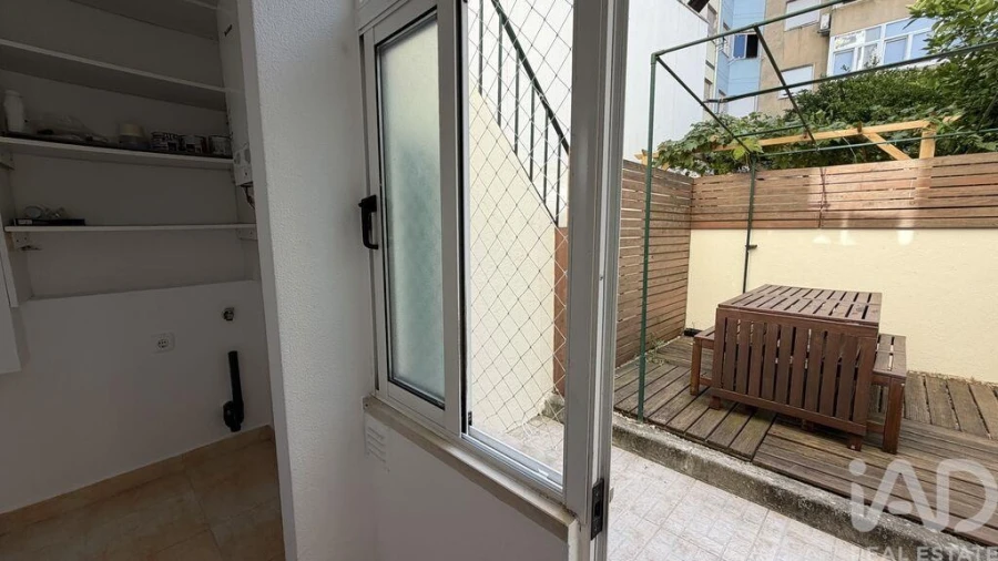 Apartamento T2 para Venda em Campo de Ourique Foto 6