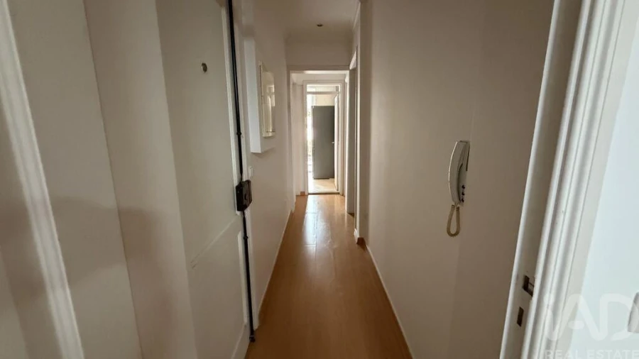 Apartamento T2 para Venda em Campo de Ourique Foto 17
