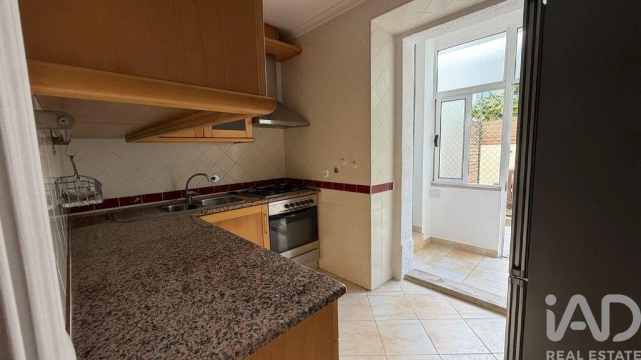 Apartamento T2 para Venda em Campo de Ourique Foto 7