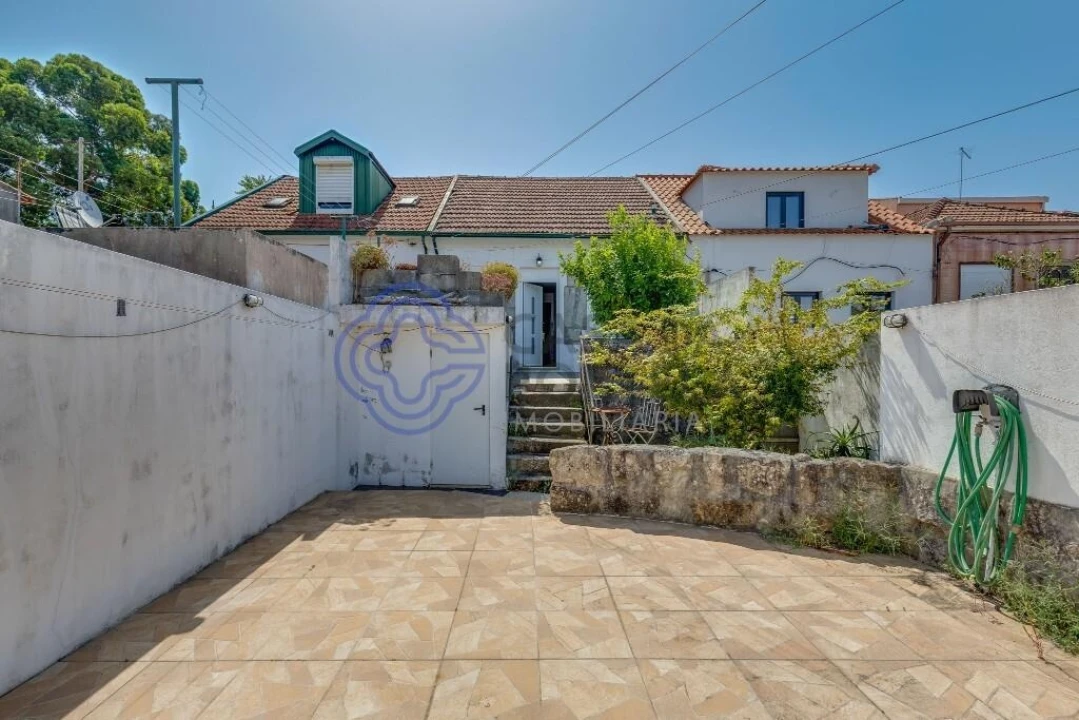 Moradia T3 para Venda em Campanhã Foto 1