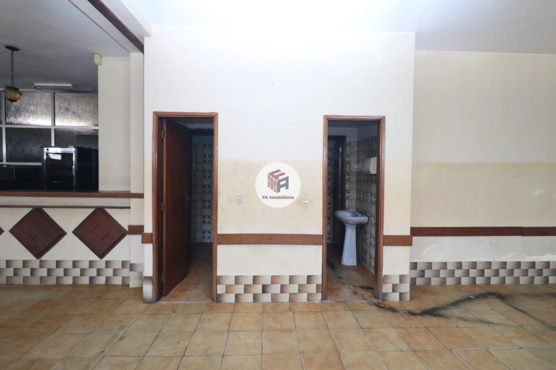 Loja para Arrendamento em Matosinhos e Leça da Palmeira Foto 12
