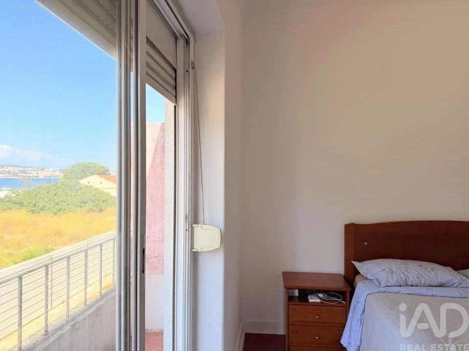 Apartamento T2 para Venda em Caparica e Trafaria Foto 21