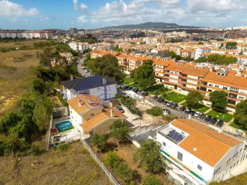 Moradia T5 para Venda em Agualva e Mira-Sintra