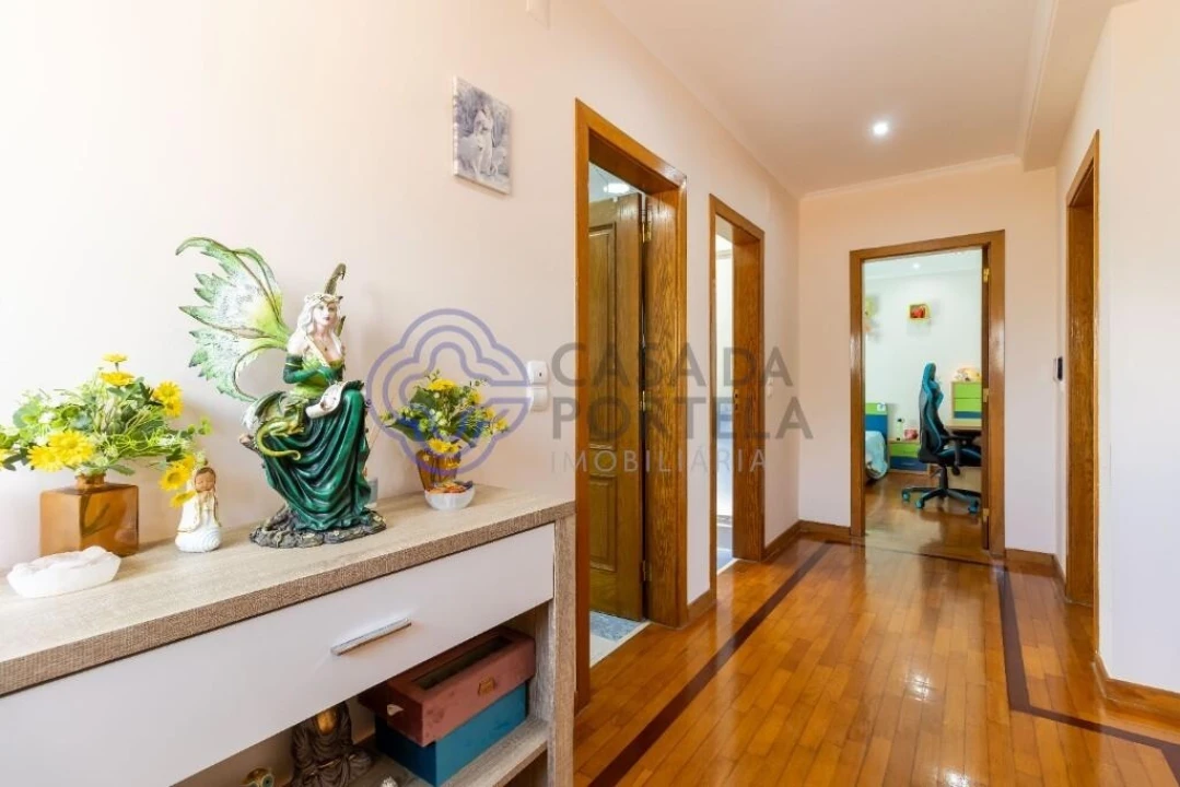 Moradia T5 para Venda em Agualva e Mira-Sintra Foto 13