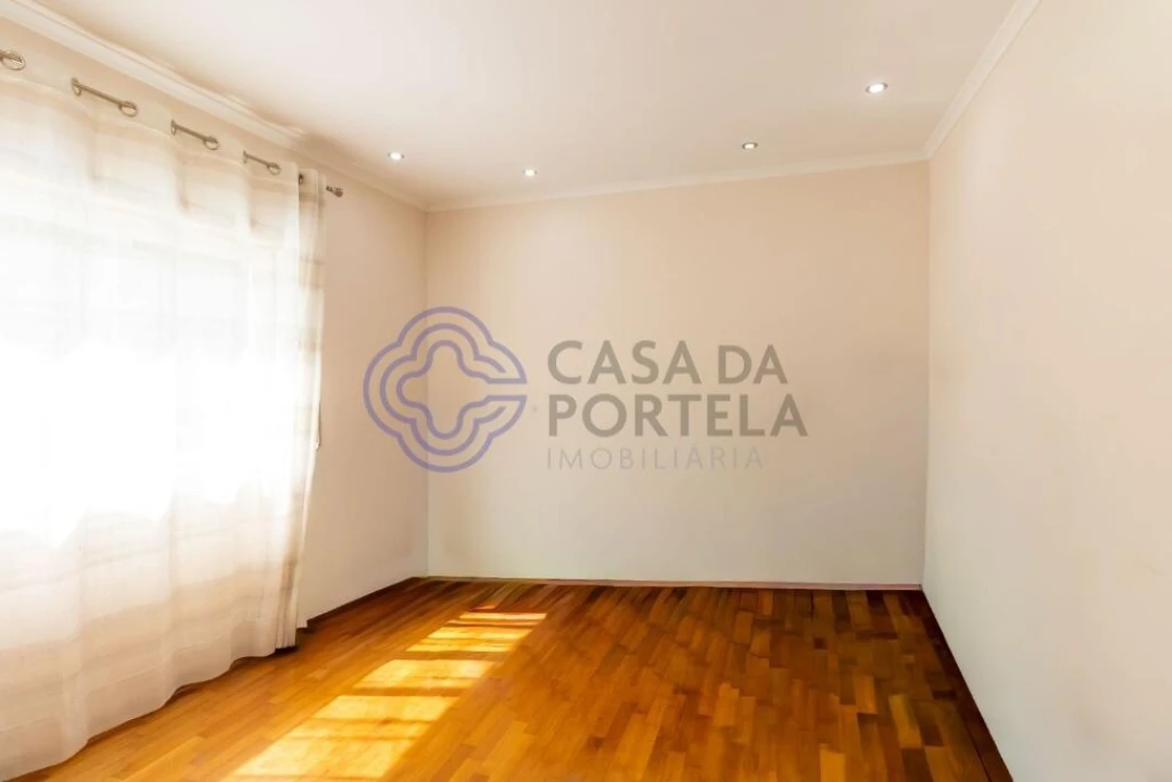 Moradia T5 para Venda em Agualva e Mira-Sintra Foto 36