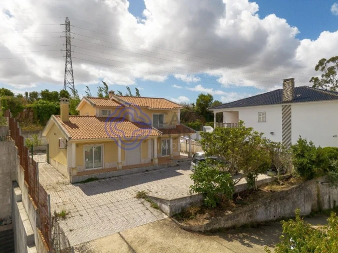 Moradia T5 para Venda em Agualva e Mira-Sintra Foto 2