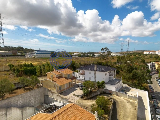 Moradia T5 para Venda em Agualva e Mira-Sintra Foto 4