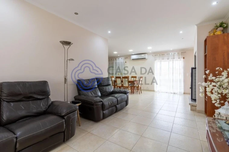 Moradia T5 para Venda em Agualva e Mira-Sintra Foto 33