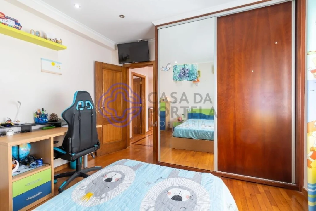 Moradia T5 para Venda em Agualva e Mira-Sintra Foto 16