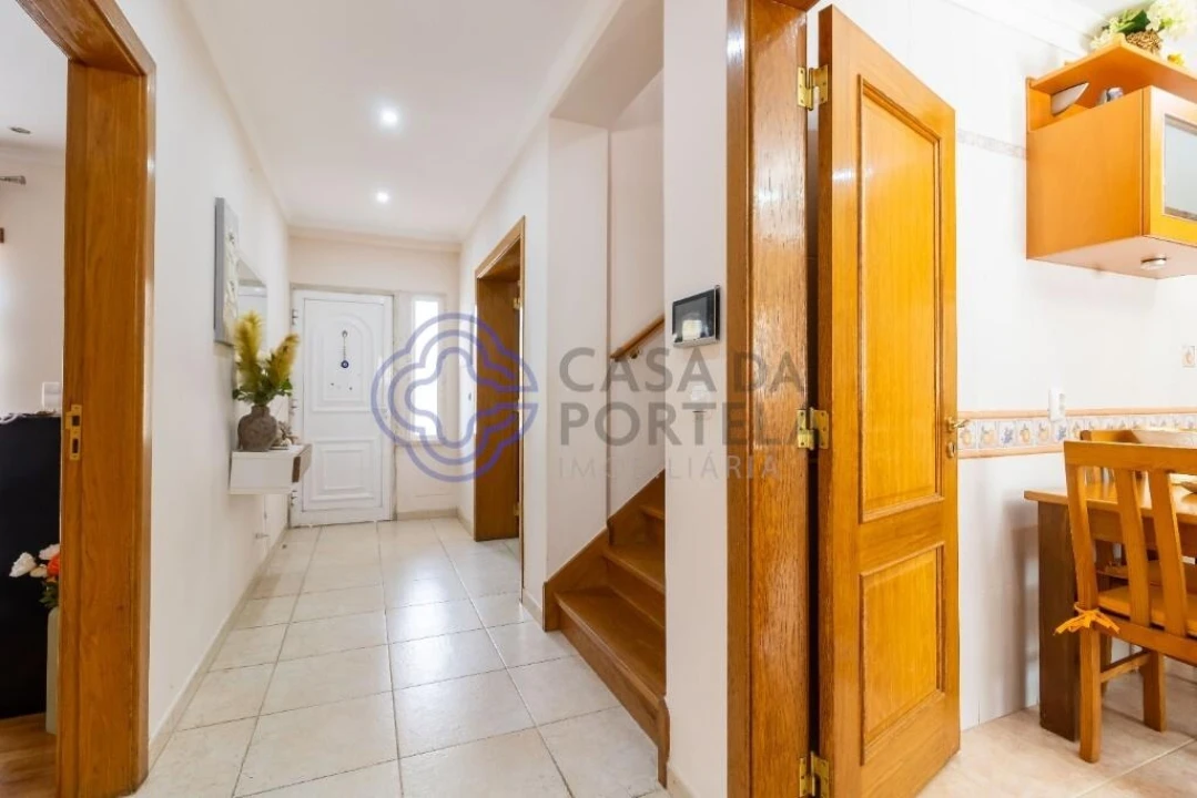 Moradia T5 para Venda em Agualva e Mira-Sintra Foto 28