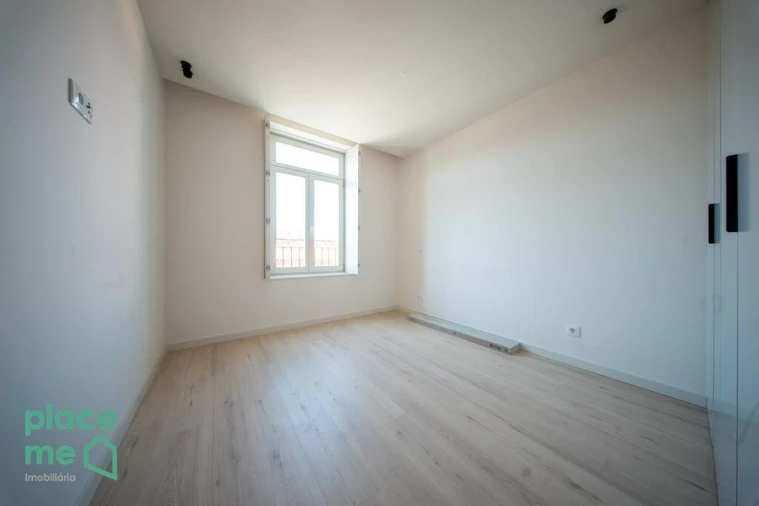 Apartamento T1 para Arrendamento em Braga (Maximinos, Sé e Cividade) Foto 9