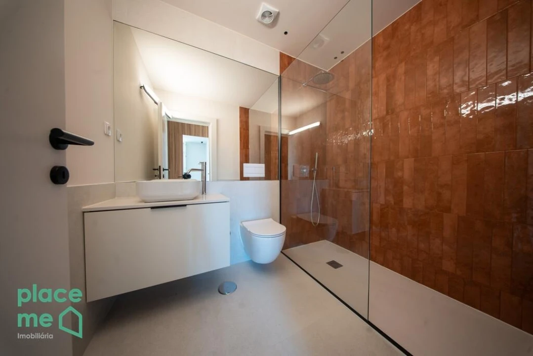 Apartamento T1 para Arrendamento em Braga (Maximinos, Sé e Cividade) Foto 8