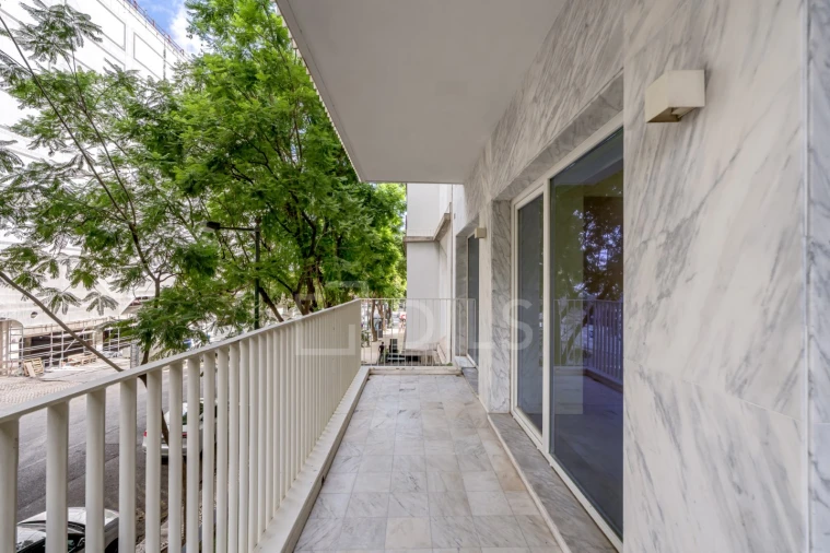 Apartamento T1 para Venda em Santo António Foto 6
