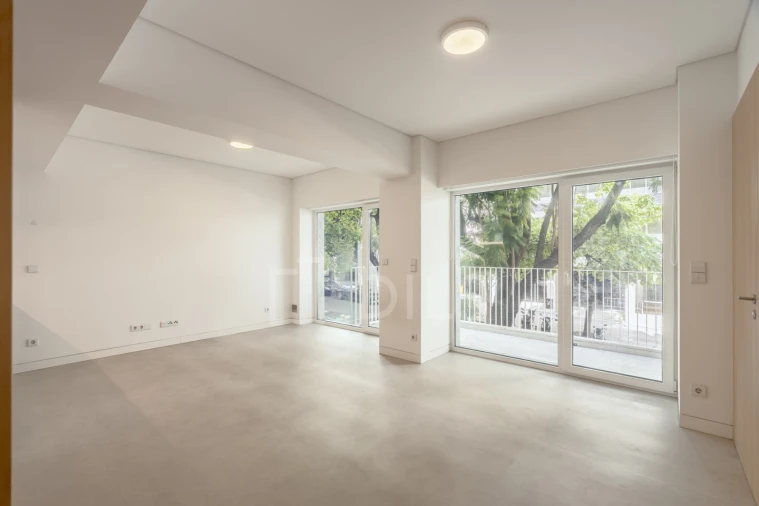 Apartamento T1 para Venda em Santo António Foto 11