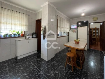 Apartamento T3 para Venda em Vila Nova de Famalicão e Calendário