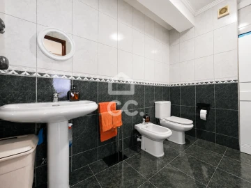Apartamento T2 para Venda em Vila Nova de Famalicão e Calendário