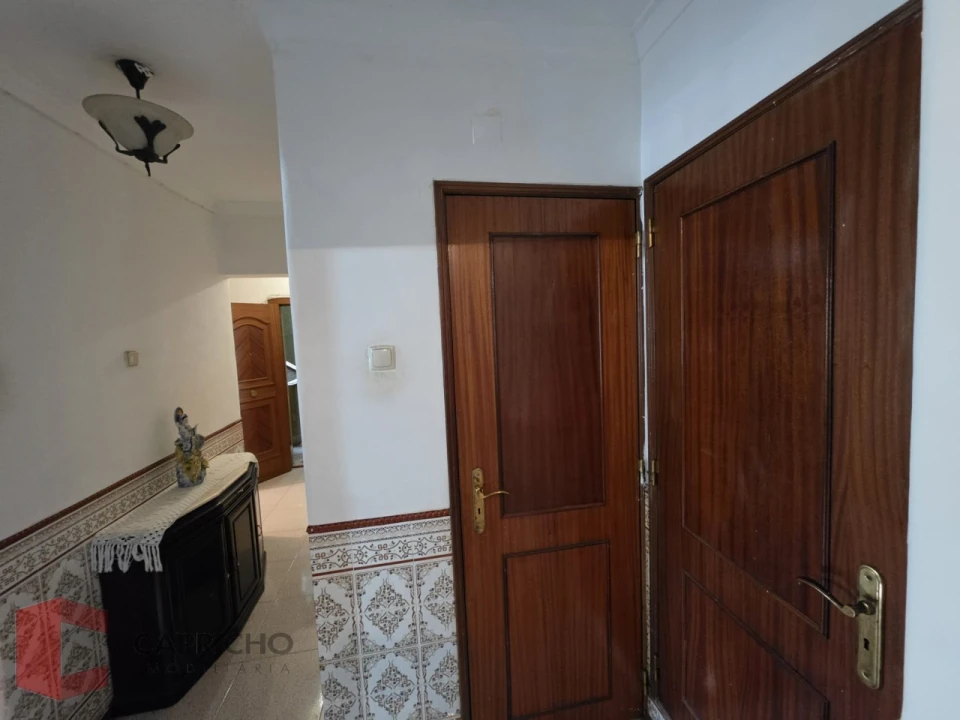 Apartamento T4 para Venda em Odivelas Foto 4