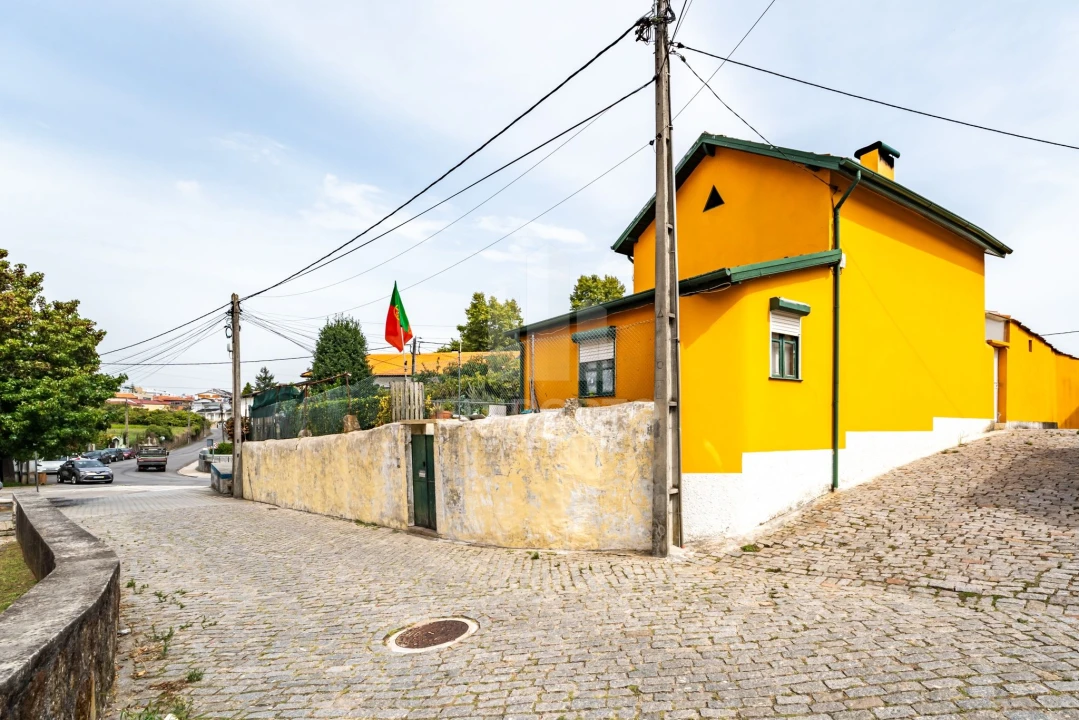 Moradia T4 para Venda em Oliveira do Douro Foto 7