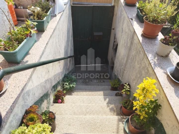 Moradia T4 para Venda em Oliveira do Douro