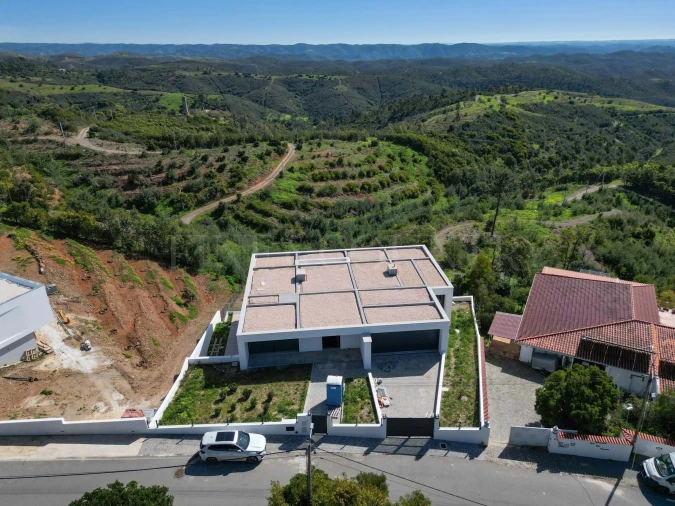 Moradia T4 para Venda em Monchique Foto 3