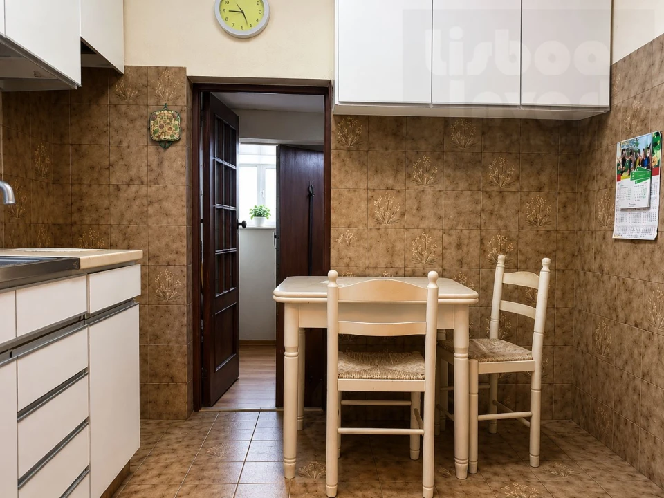 Moradia T2 para Venda em Campolide Foto 4