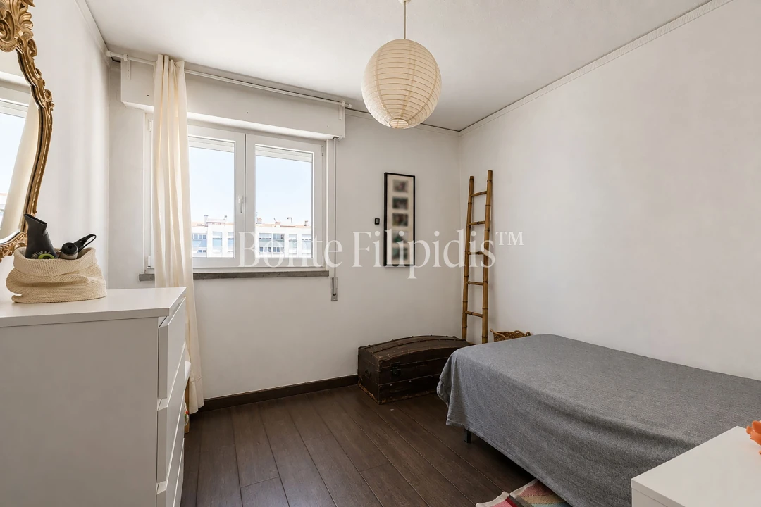 Apartamento T3 para Venda em Carcavelos e Parede Foto 9