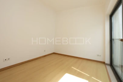 Apartamento T3 para Arrendamento em Sesimbra (Santiago)